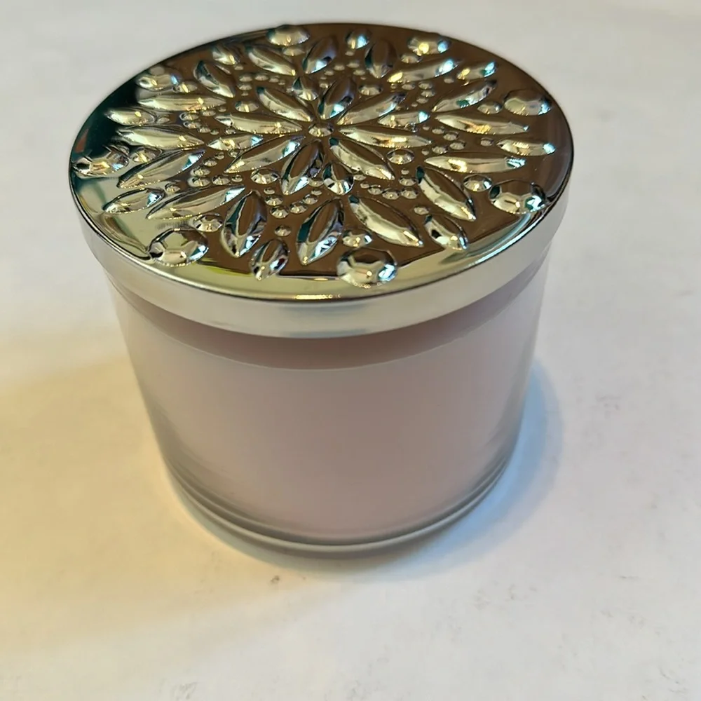 NWT Bath & Body Works Pure Wonder Candle